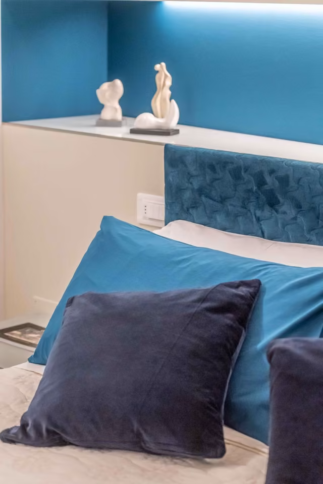 Camera de Le Dimore a Ortona con letto matrimoniale e pareti chiare